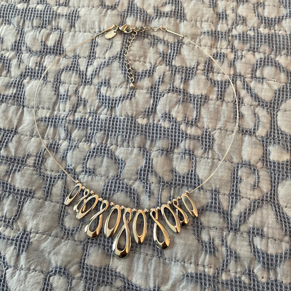 Silvertone 16” Necklace